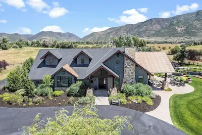 Image de 20 minutes de Park City. Profitez de votre propre ranch privé avec étang à truites privé