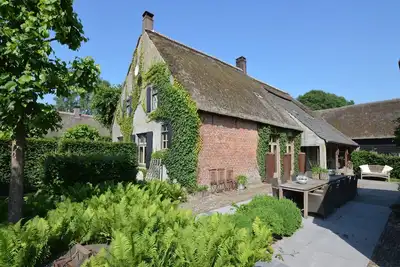 Image de Séjour de groupe avec piscine privée et sauna