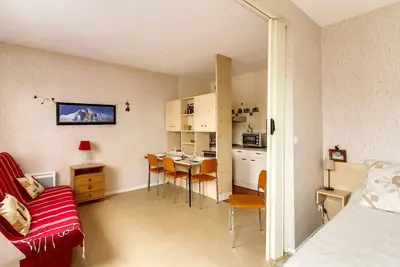Image de Studio en centre-ville avec 2 coins nuit, cuisine équipée et proche télécabine - 5 pers.