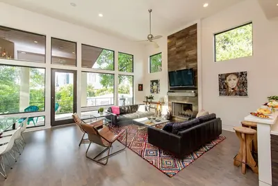 Image de ♛ WalkerVR Daniel House * Vues du centre-ville d'Austin *