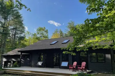 Image de Maison contemporaine isolée avec plan d'étage salon ouvert