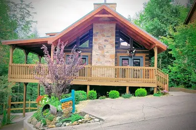 Image de \"Cabine De Montagne Sacree\" - Elegant, Pet Friendly, 3 Lits Premiers & Un Grand Paysage