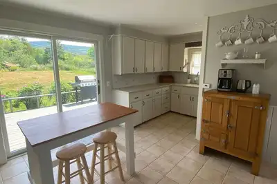 Image de Lumineux, spacieux, venez profiter d'une vue sur l'Acadie depuis notre arrière-cour