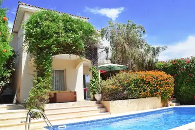 Image de Charmante villa proche de Coral Bay avec Car 4x4 et piscine CHAUFFÉE et Jacuzzi