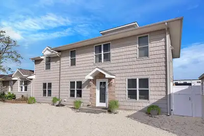 Image de Magnifique Hall Centre RÉNOVÉ Il Y A 7 Ans. Semaines Toujours Ouvertes En Juillet / Aout!