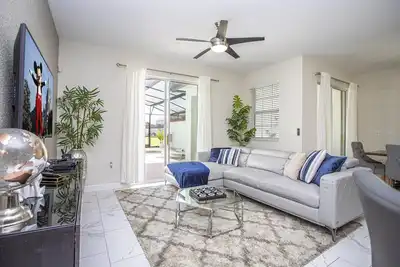 Image de Thème Mickey room, WiFi gratuit & Parking, à 10 min de Disney, piscine. Sl4806