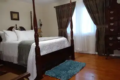 Image de Endroit confortable à Evanston! Proche du nord-ouest et de l'université de Loyola.