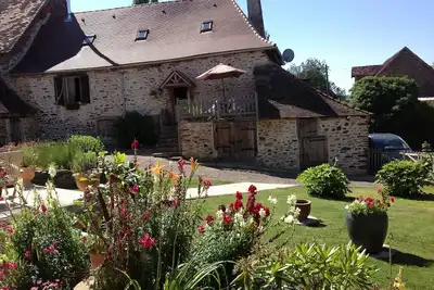 Image de Ferme de caractère de 1778 dans un grand jardin plein sud, piscine et vue imprenable