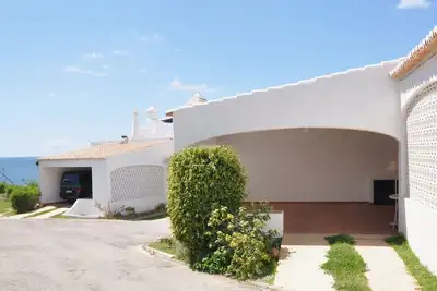 Image de Beachhouse avec jardin et vue sur la mer - 40m de la plage