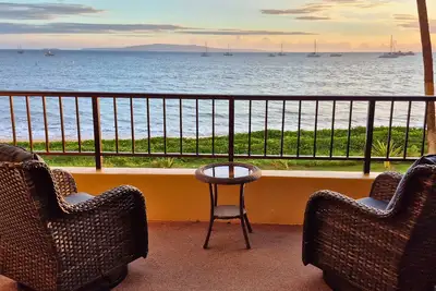 Image de Ocean Front À partir de 159 $ la nuit! Rafraîchissez, détendez-vous, découvrez Sugar Beach, 2e étage