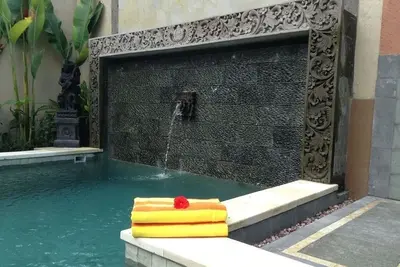 Image de Belle villa paisible / Excellent emplacement / Personnel merveilleux / Petit-déjeuner quotidien