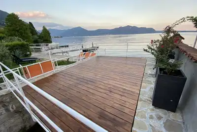 Image de Charmant appartement dans villa au bord du lac