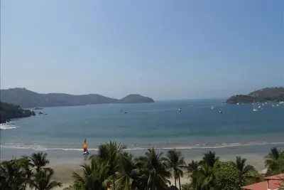 Image de Superbe Bay-océan-Beach Vu 2 Br / 2 Bth Duplex Condo