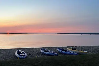 Image de Disponibilité en août! Immense plage de sable privée avec des vues spectaculaires sur le coucher du soleil