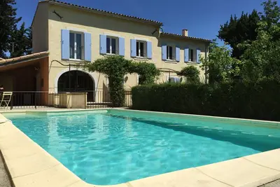 Image de Très Beau Mas Provençal, Classé Meublé Tourisme 4 étoiles avec jardin & piscine