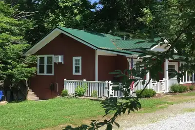 Image de Rivers Edge Cabin - Nager - Kayak - Poissons de votre arrière-cour! ! ! !