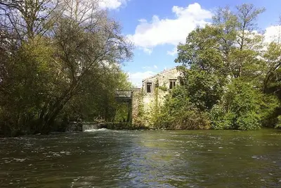 Image de Paradis des moulins à eau sur une île privée idyllique