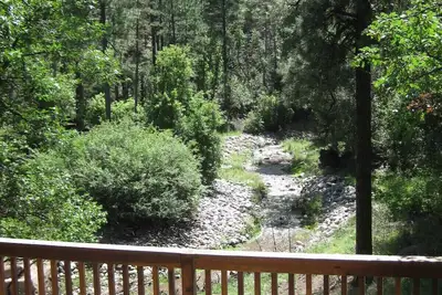 Image de Droit sur la rivière célèbre Ruidoso! ! !