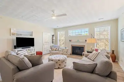 Image de Condo familial exquis, profitez de la sérénité de Somerset!