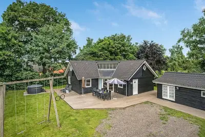 Image de Superbe maison à Fårvang avec sauna