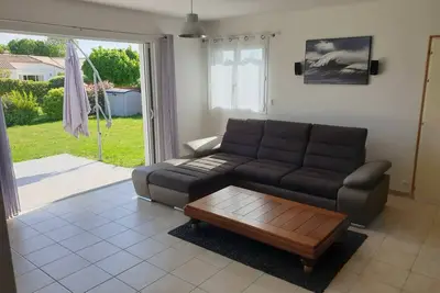 Image de If we took advantage of the beach, in the calm of the village of Bernard.