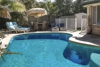 Image de 4bdr Home avec piscine 4 km de la plage de Mooloolaba