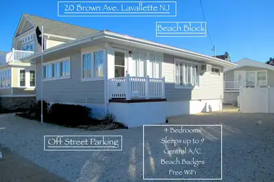 Image de 2019 Lavallette Beach Block, Wi-fi, C- A / C, 9 couchages, badges, 9 maisons à la plage!