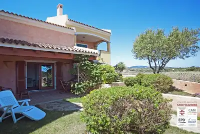 Image de Grand appartement de quatre pièces, résidence avec piscine, à 350 mètres de la plage, vue sur la mer