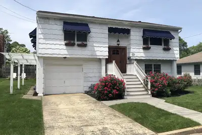 Image de Spring Lake Beach House-Endroit idéal pour la famille. Réservez maintenant pour 2019 réductions