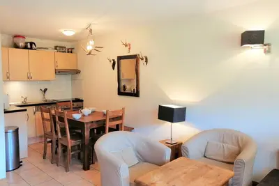 Image de Appartement confortable près des pistes avec balcon et Wi-Fi