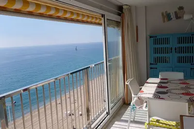 Image de Bel appartement dans résidence les pieds dans l'eau 11ème étage
