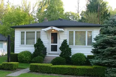 Image de Cottage de Charme dans merveilleusement situé à Niagara on the Lake