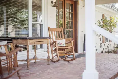 Image de Maison familiale parfaite à West Ashley, à quelques minutes de Folly Beach et du centre-ville de Charleston