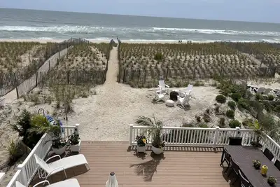 Image de Ocean Front Home - RÉNOVÉ Nouvellement - Mantoloking