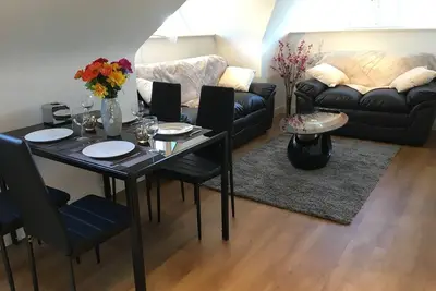 Image de Risinghurst Oxford, un Entier élégant 2 lits + Tv et WiFi
