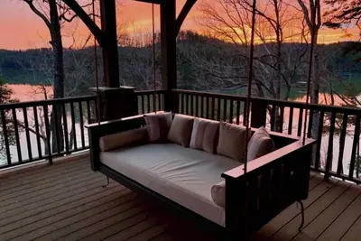 Image de Lakefront Log Luxury