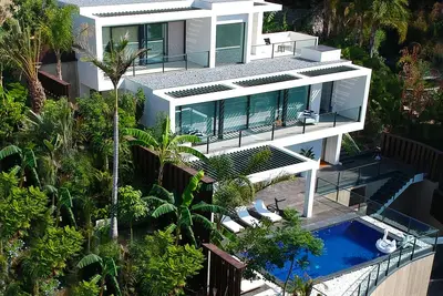 Image de Nouvelle Villa MÉDITERRANÉENNE De Luxe Contemporaine Sur La Baie De La Herradura