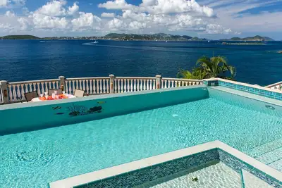 Image de Rhapsody St. John: 5 Br / 5. 5 Ba villa de 5 chambres à St. John, 14 personnes