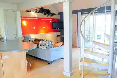 Image de Loft moderne au coeur d'Austin! Calme et confortable!