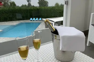 Image de Venise 30 minutes app. dans une villa de campagne avec piscine dans un jardin de 10. 000 m