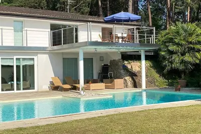 Image de Villa Violetta in Luino with pool and garden