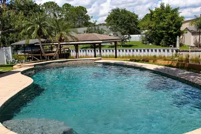 Image de Resort Like Waterfront 4/2 Pool Home Retreat à l'est d'Orlando en Floride