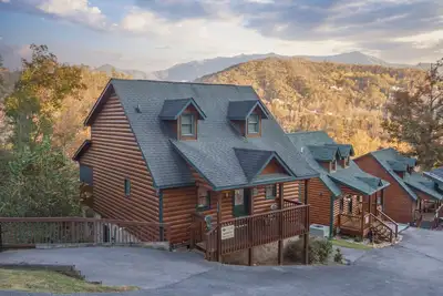 Image de Profitez des vues sur la montagne depuis votre cabine Honemoon romantique