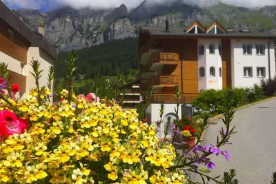 Image de Bel appartement pour 2 personnes avec Wifi, bain à remous, Tv, terrasse et parking