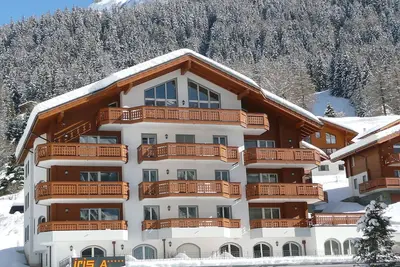 Image de Confortable appartement pour 4 personnes avec bain Ă remous, Wifi, Tv, balcon et parking
