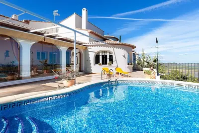 Image de Maison de vacances privée avec piscine privée, Wifi, climatisation, Tv, terrasse, parking