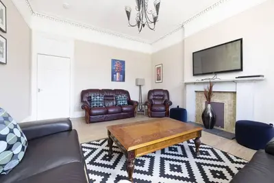 Image de Sale 50%! Absolutely Fabulous 3-Br Apartment in the Centre for a Great Price
