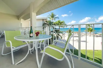 Image de Profitez d'une vue spectaculaire sur l'océan et la plage depuis cette unité Oceanview à Sunset Cove sur Smb!
