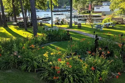 Image de Lake Murray Paradise ~ Lake Front Upstairs Home w / Peninsula Lake Views!