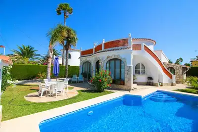 Image de Villa avec jardin avec gazon Els Poblets Ilona